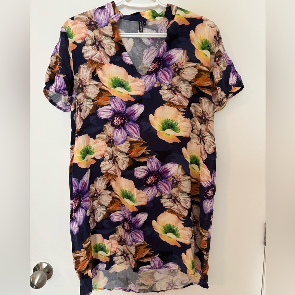 Brand Soulmate Navy Floral V-Neck Tunic with Purple and Peach Blooms - Size Med
